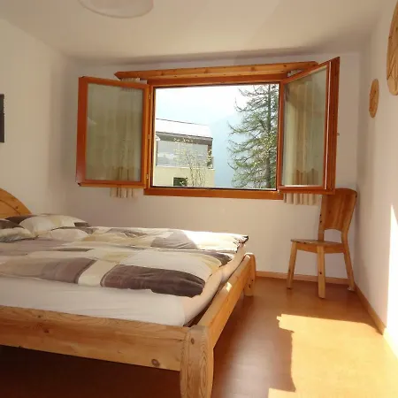 Crusch 32 Apartment *